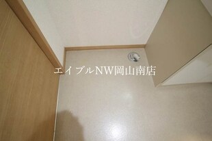 岡山駅 バス20分  新道元町下車：停歩2分 2階の物件内観写真